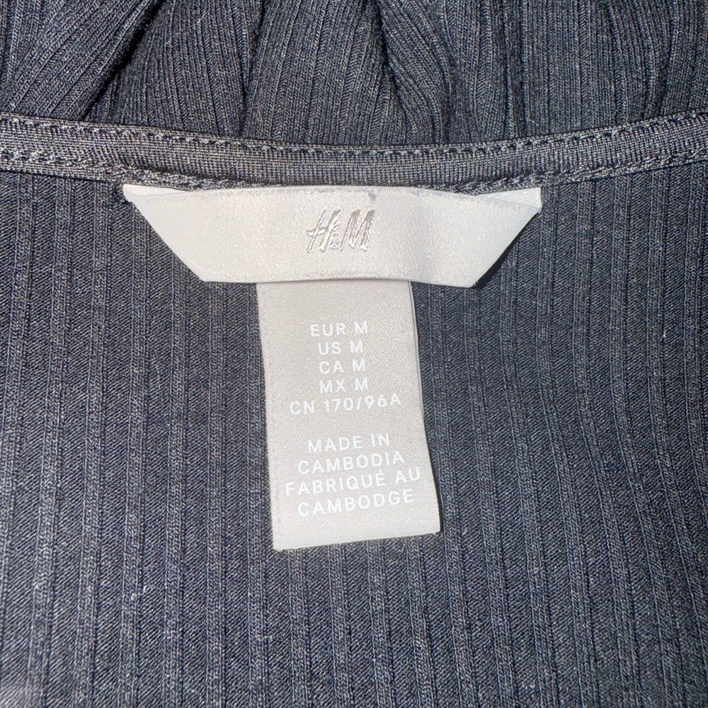 H&M 3/4 Sleeve Ribbed Top - Picture 4 of 4
